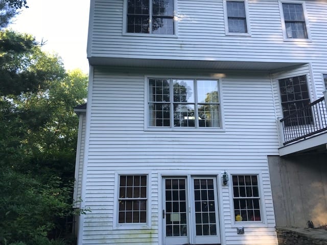 Briarcliff Roof &Amp; Pressure Cleaning before soft washing vinyl Fishkill NY